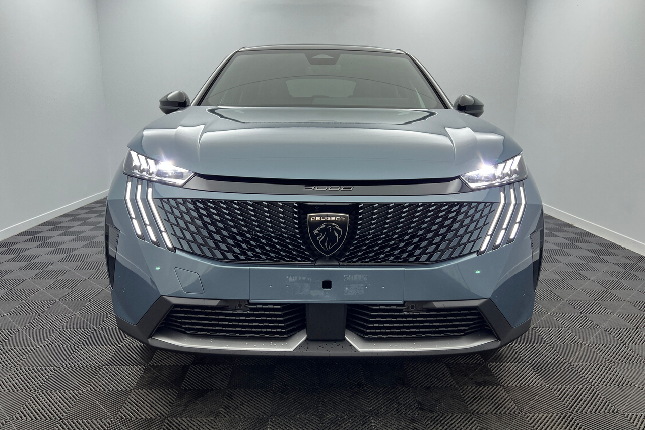 PEUGEOT 3008 Hybrid 145 e-DCS6 — photo 2