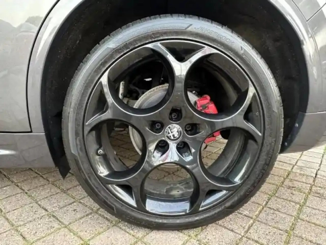 Alfa Romeo Stelvio 2.2 diesel 210ch veloce q4 at8 my22 — photo 9
