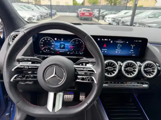 Mercedes Gla 200 d amg line — photo 36