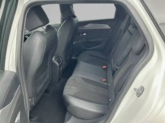 Peugeot 308 sw phev 225 e-eat8 — photo 12