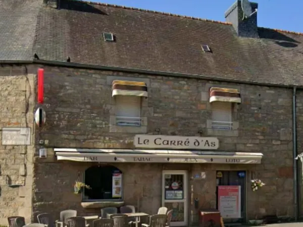IMMEUBLE COMMERCIAL - MURS DE BAR AVEC APPARTEMENT - LOCATAIRE EN PLACE