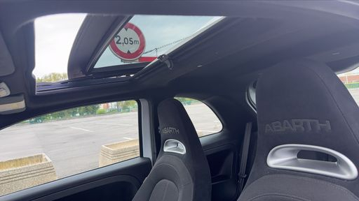 Abarth 500 1.4 Turbo T-Jet 145 BVA5 - 595 – 2018 – 83847 km – Essence – Boîte Automatique — photo 9