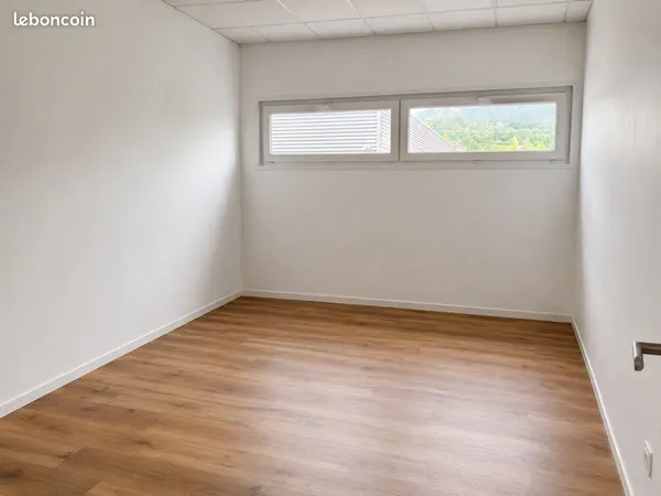 Cabinet / bureau professionnel de 20 m² - Voglans