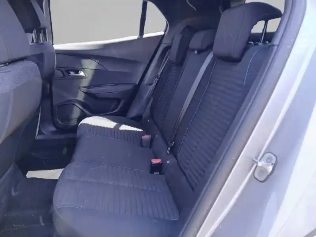 Peugeot 2008 puretech 130 s&amp;s eat8 — photo 12