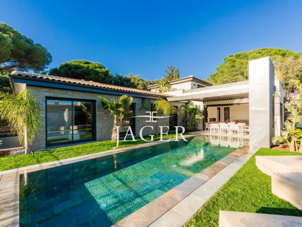 Villa 6 pièces 300 m²