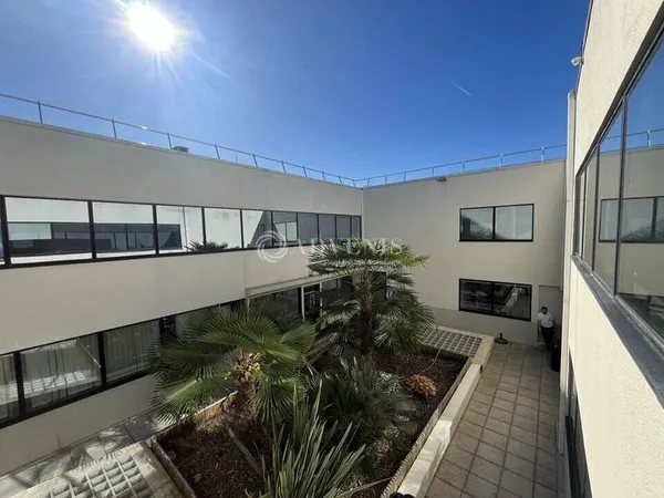 Bureaux 200 m²