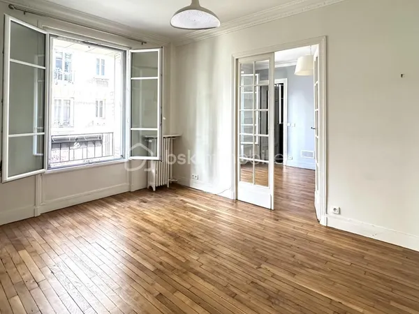 PARIS 18e - VILLA DANCOURT | CHARME DE L'ANCIEN ET CALME