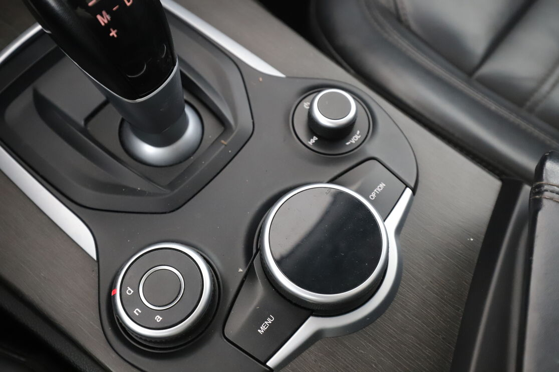 Alfa Romeo Stelvio 2.2 Diesel Q4 Super AT8 — photo 14