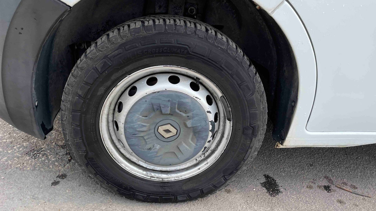 Renault MASTER FGN L2H2 3.5t 2.3 dCi 145 ENERGY E6 — photo 25