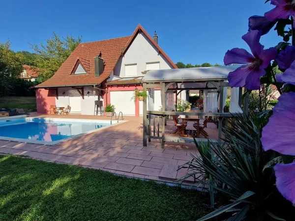Maison 8 pièces - 5 chambres - piscne