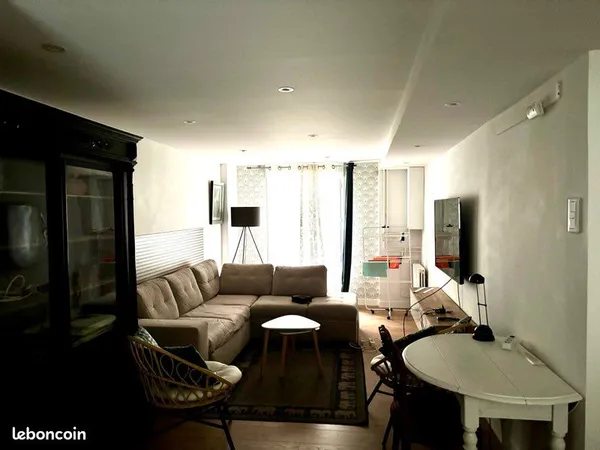 Maison de ville à louer, meublée