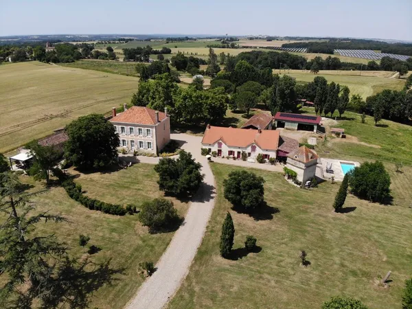 Maison de luxe 16 pièces 225 m²