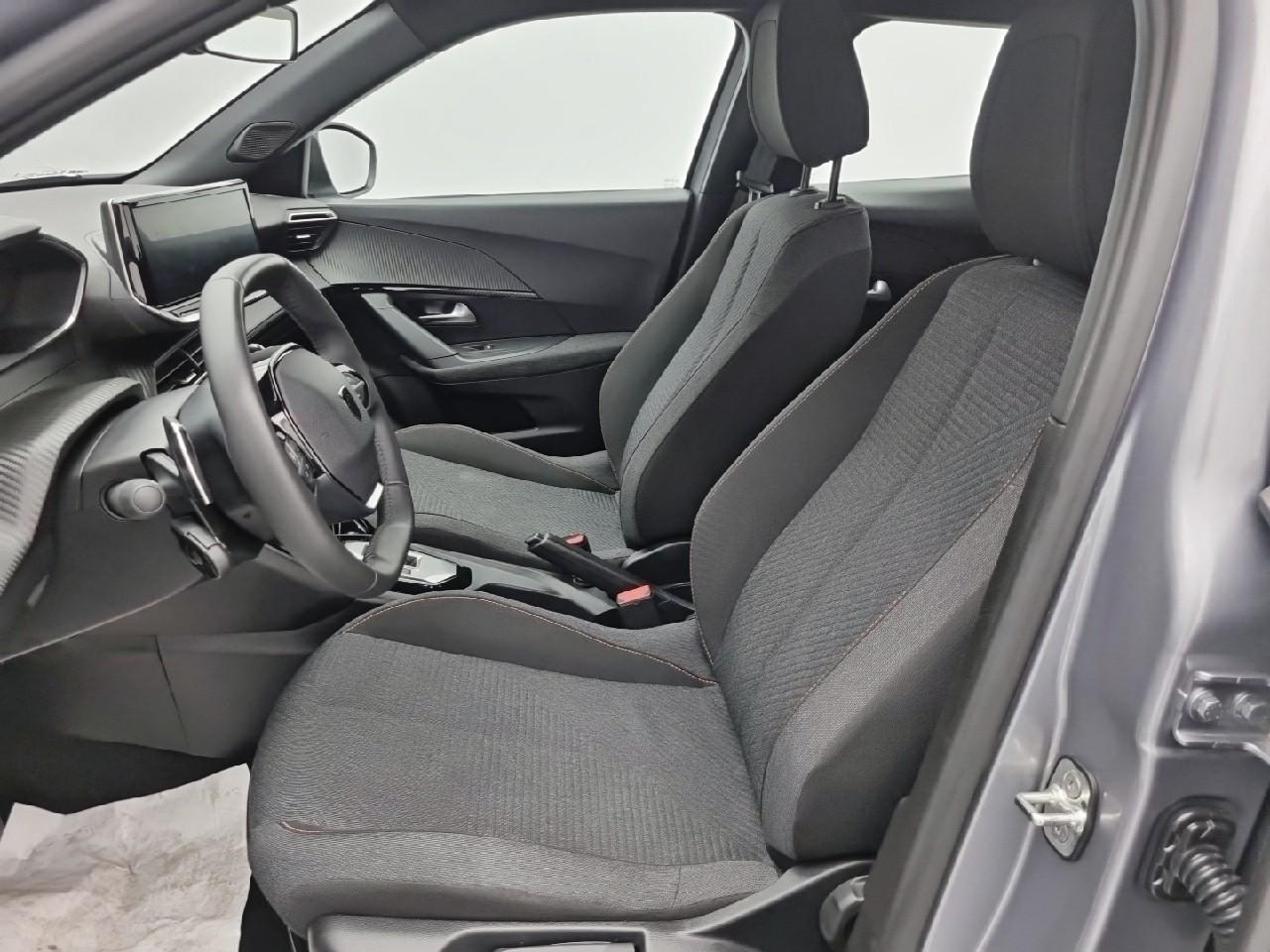 Peugeot 2008 hybrid 145 e-dcs6 style — photo 10