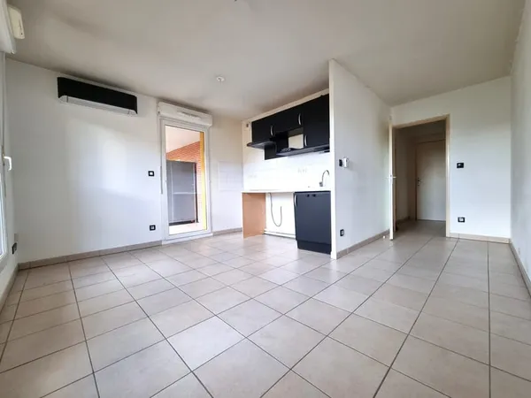 Aucamville-Appt T2 au calme avec parking