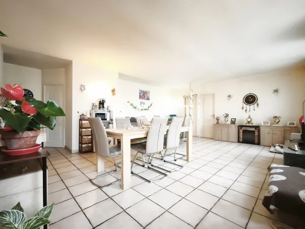 93 m2 de plain-pied au coeur du village