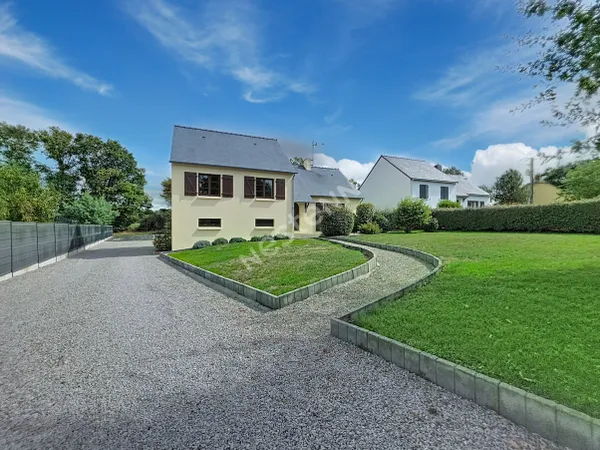 Maison AVENDRE à Maumusson, trois chambres, grand jardin.