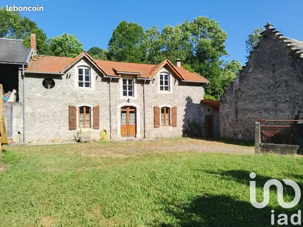 Propriété 8 pièces 199 m²