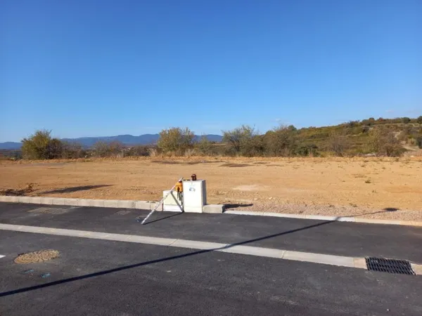 Terrain 230 m²