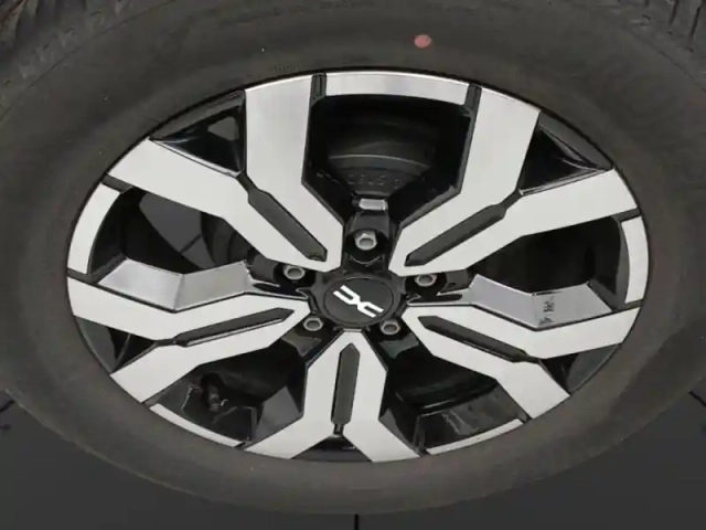 Dacia Duster 1.0 eco-g 100ch  journey + 4x2 — photo 11
