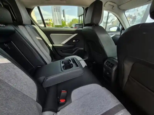 Opel Astra vi 1.2 turbo 130ch auto elegance business — photo 32