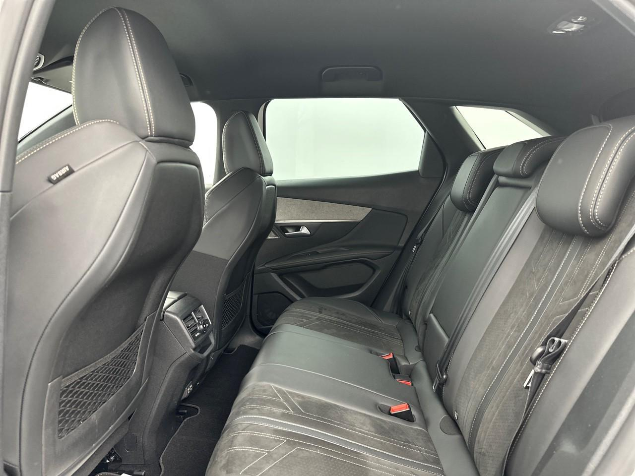 Peugeot 3008 puretech 130ch s&s eat8 gt pack — photo 12