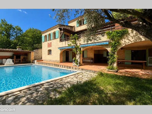 Villa 6 pièces 200 m²