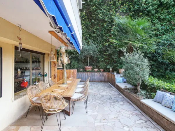 Splendide appartement 3 pièces avec terrasse et jardin à 50 mètres de la plage Grasseuil