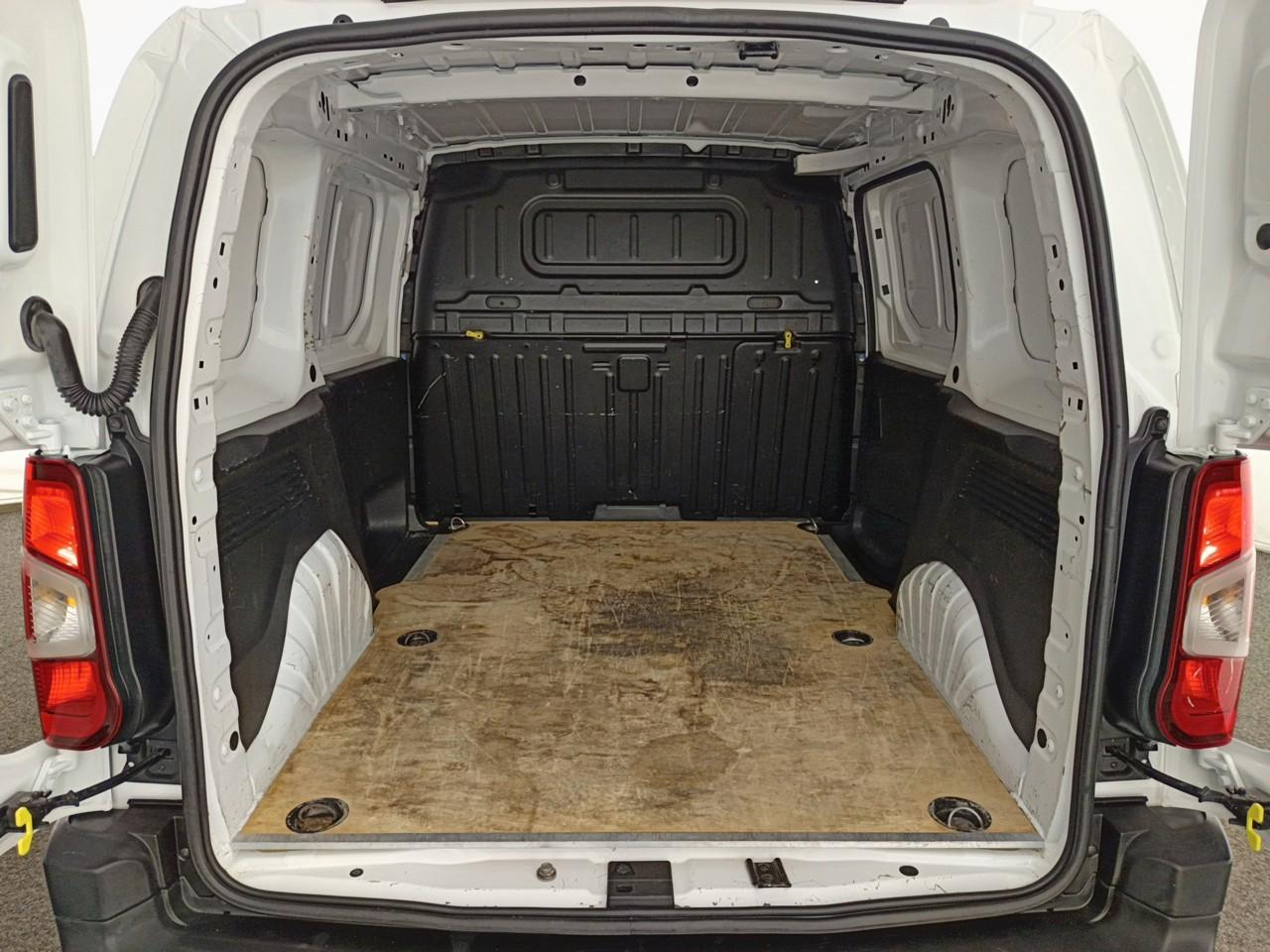 Peugeot Partner fourgon standard 650 kg bluehdi 100 s&s bvm5 premi — photo 6