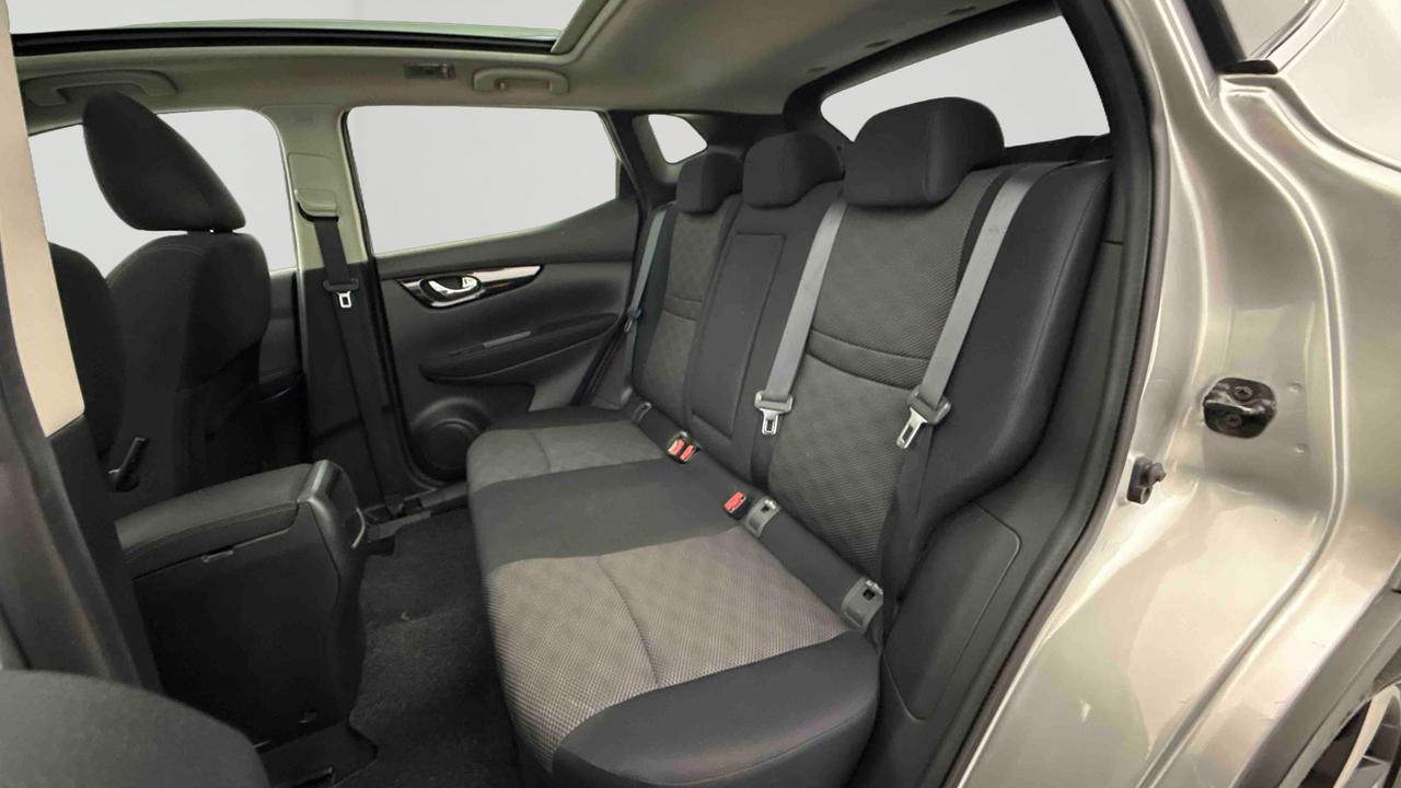Nissan Qashqai 1.5 dCi 110 Stop/Start — photo 12