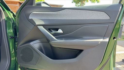Peugeot 308 1.2 Puretech 130 EAT8 - Allure Pack – 2023 – 53452 km – Essence – Boîte Automatique — photo 22