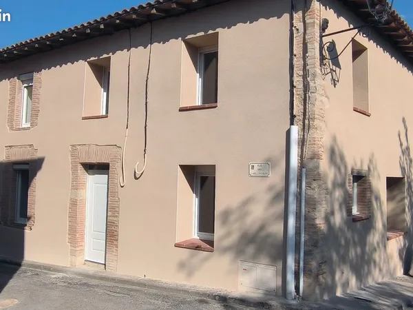 Maison de village . T4 . 105m²
