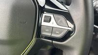 Peugeot 2008 1.2 PureTech 130ch S&S Active Pack EAT8 — photo 17