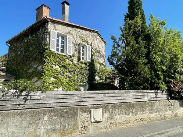 EXCLUSIVITE AVIGNON LE PONTET - RUE PANISSET - MAISON 3 APPARTEMENTS AVEC TERRAIN 620 M² A VENDRE CE