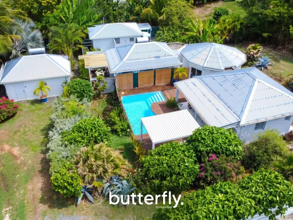 Villa avec piscine + 3 bungalow - Le Moule