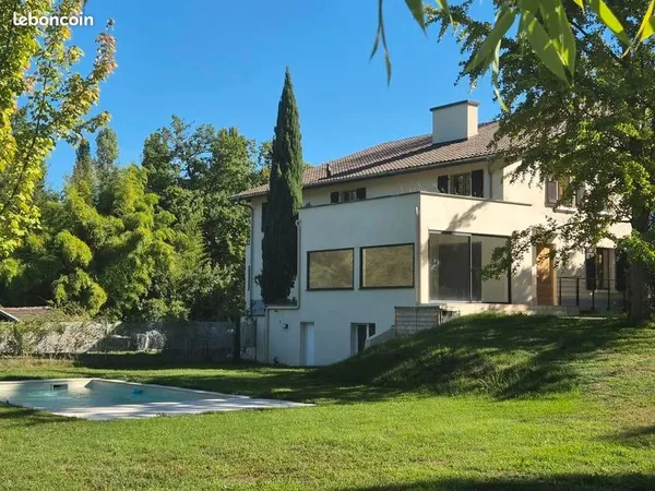 Maison familiale 181 m², jardin 3 700 m², sans vis-à-vis