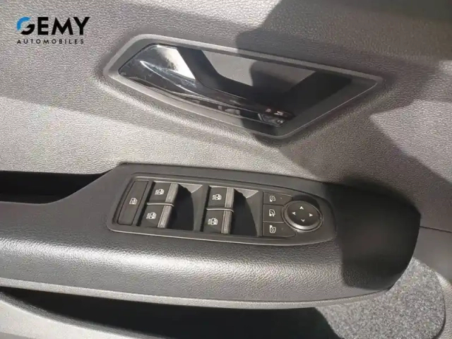 Renault Megane e-tech ev60 220 ch super charge — photo 32