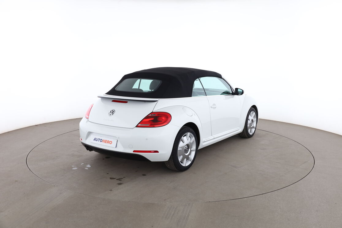 Volkswagen Beetle Cabriolet 2.0 TDI BlueMotion Tech Couture DSG6 — photo 5