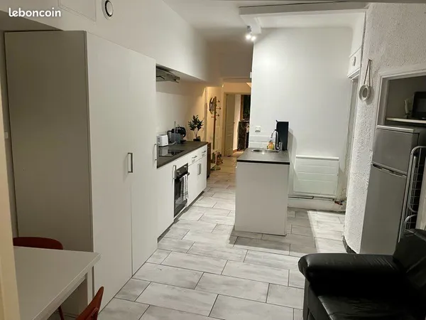 Chambre étudiante spacieuse TOUT INCLUS (elec, eau, wifi) avec entrée indépendante