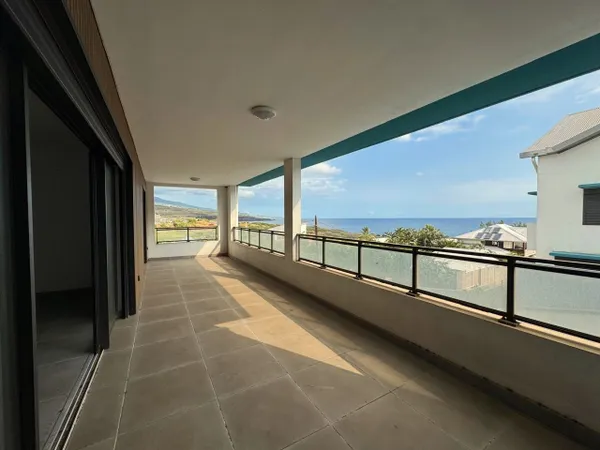 Magnifique T4 bis neuf vue mer de 137 m2 SU dont 32m2 de var