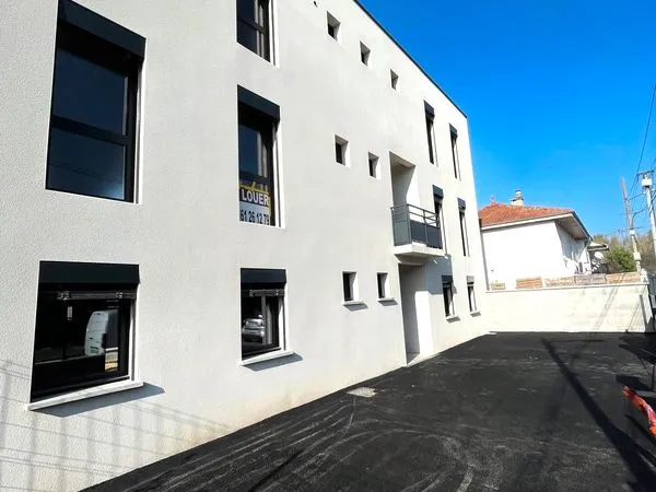 Bureaux à louer - vaulx-en-velin - zone franche
