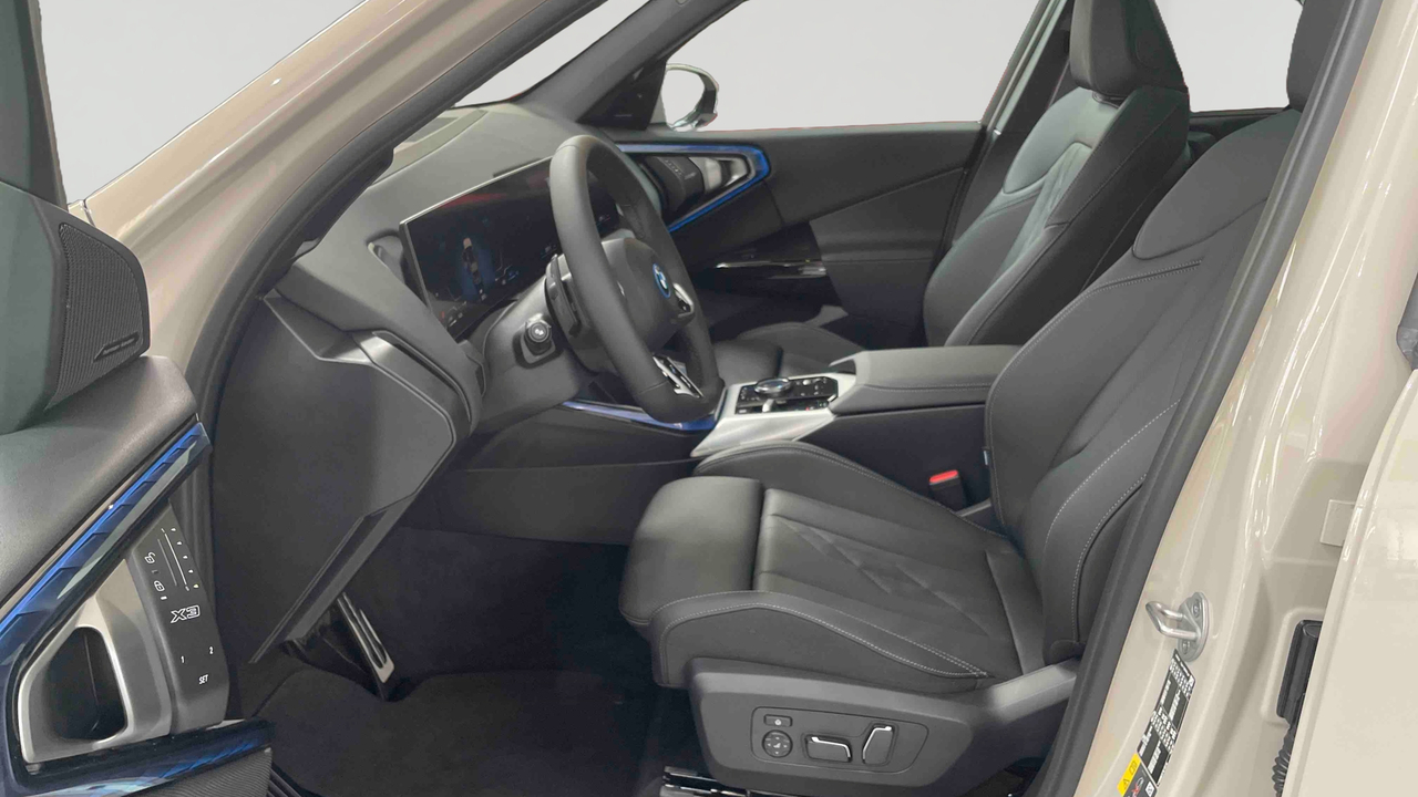 BMW X3 30e xDrive 299 ch BVA8 — photo 11
