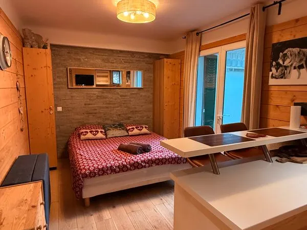 Studio Rénové Centre Auron avec jardin idéal investissement locatif