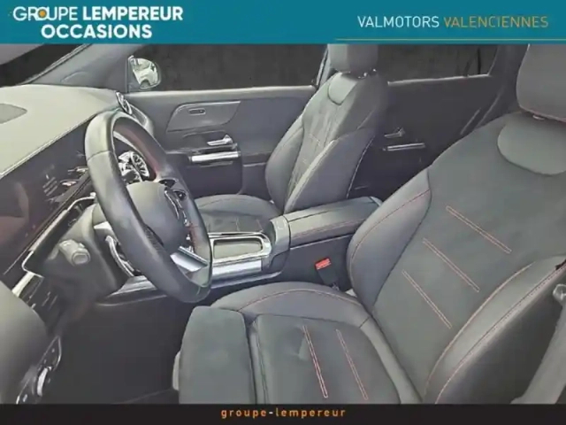 Mercedes Gla 180 d 116ch amg line 8g-dct — photo 9