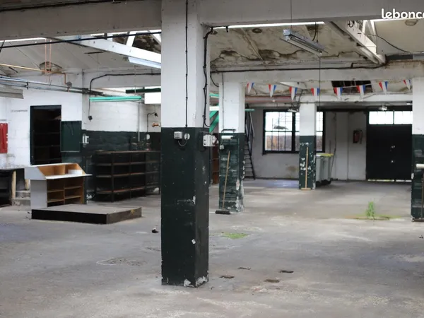 Local industriel 700m²