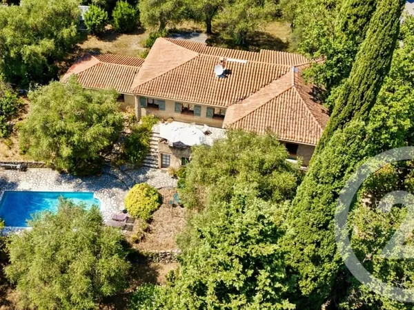 Maison 7 pièces 192 m²
