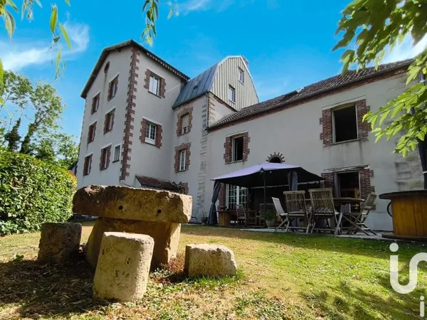 Maison 24 pièces 700 m²