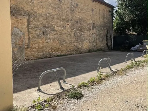 Loue place de parking vieux chenove