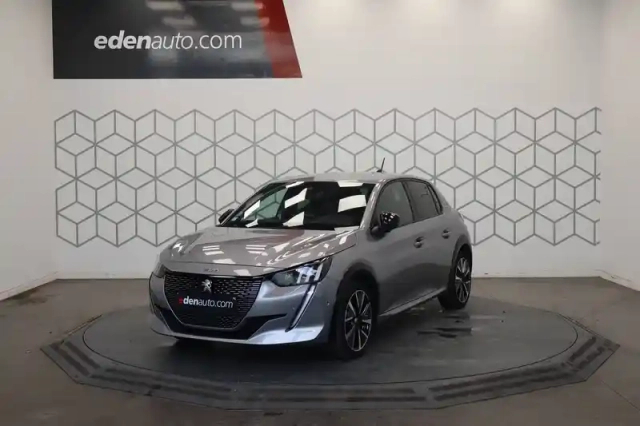 Peugeot 208 puretech 100 s&amp;s bvm6 — photo 1