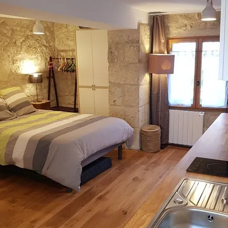 Studio tout équipé dans corps de ferme (toutes charges comprises)