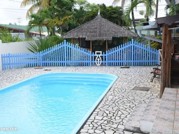 Complexe hôtelier , 1 Maison, 6 studios, piscine ,carbet a 97354 remire Montjoly en Guyane